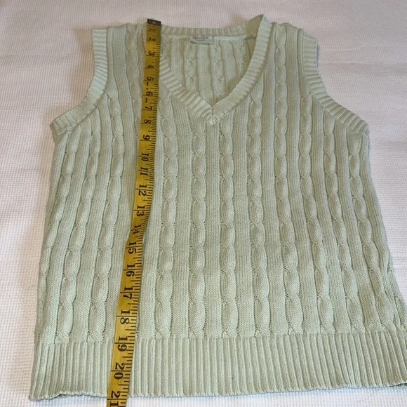 J. Galt Woman’s Cable Knit Vest in Light Green Color Size Small - Picture 7 of 10